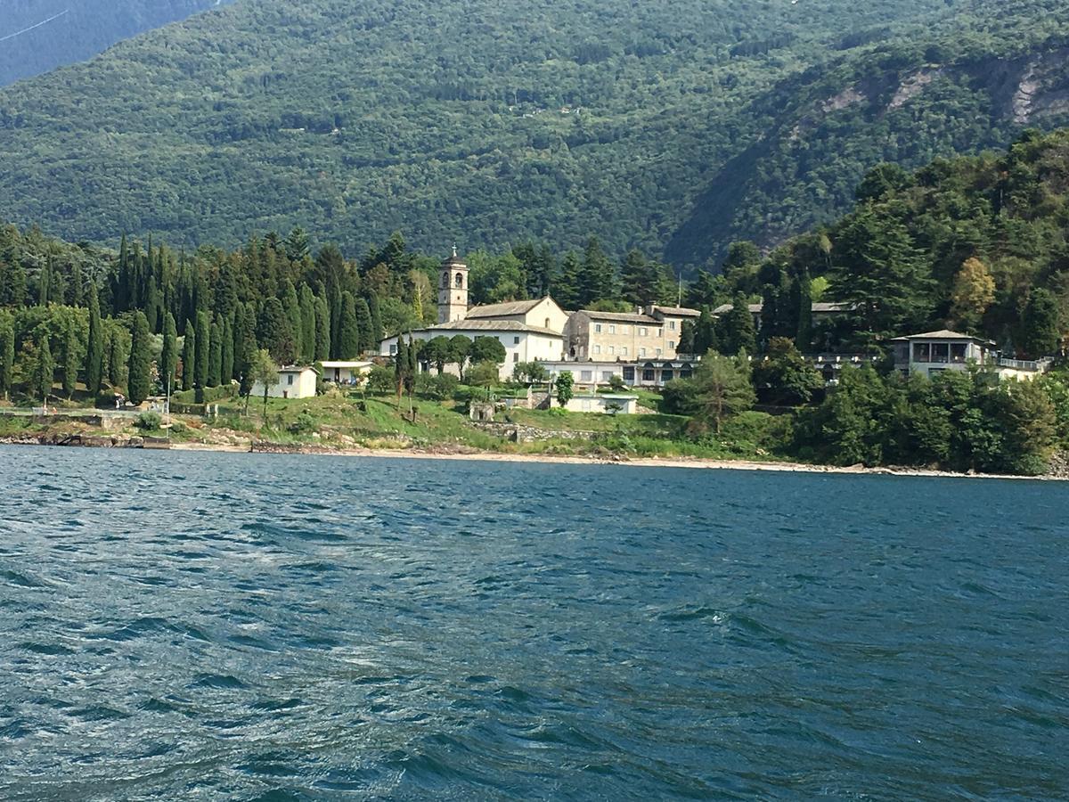 Riflessi Di Lago Dorio Luaran gambar