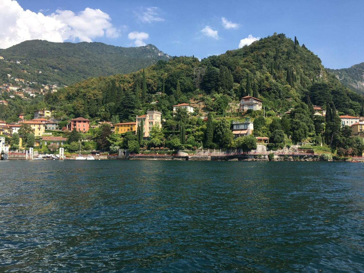 Riflessi Di Lago Dorio Luaran gambar