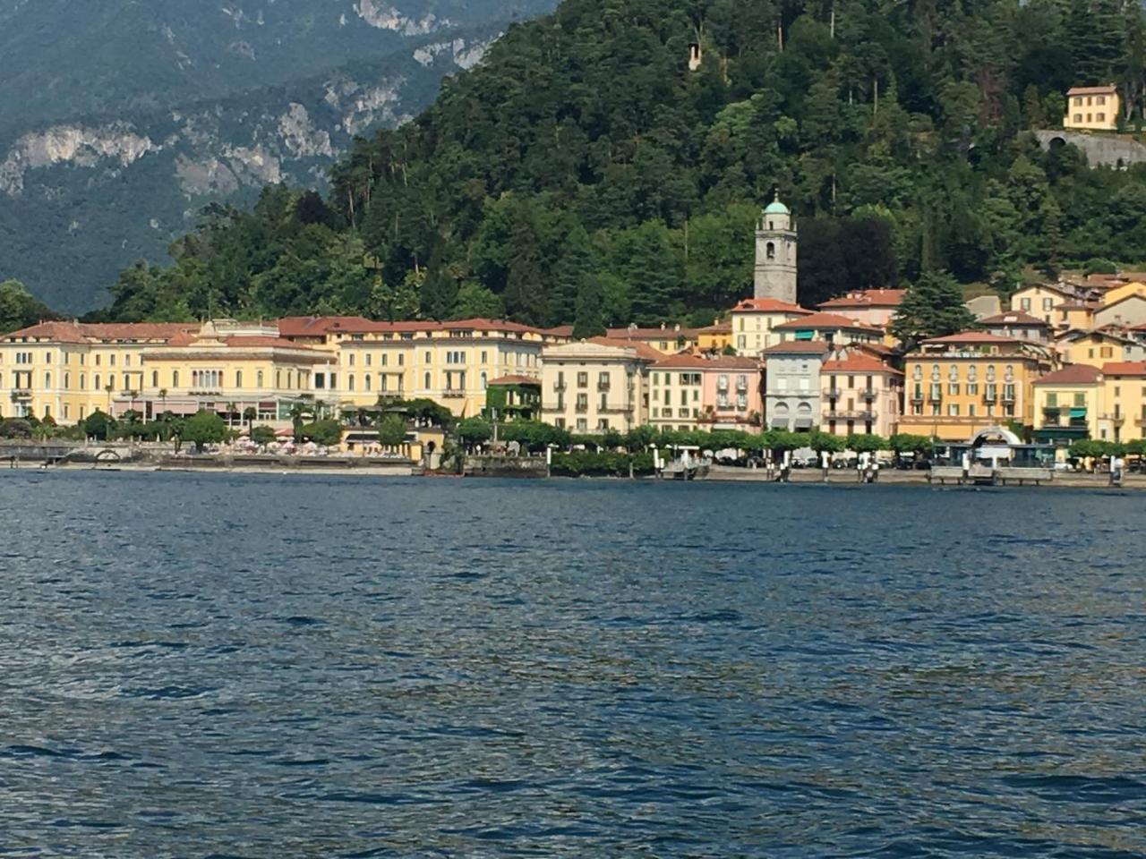 Riflessi Di Lago Dorio Luaran gambar